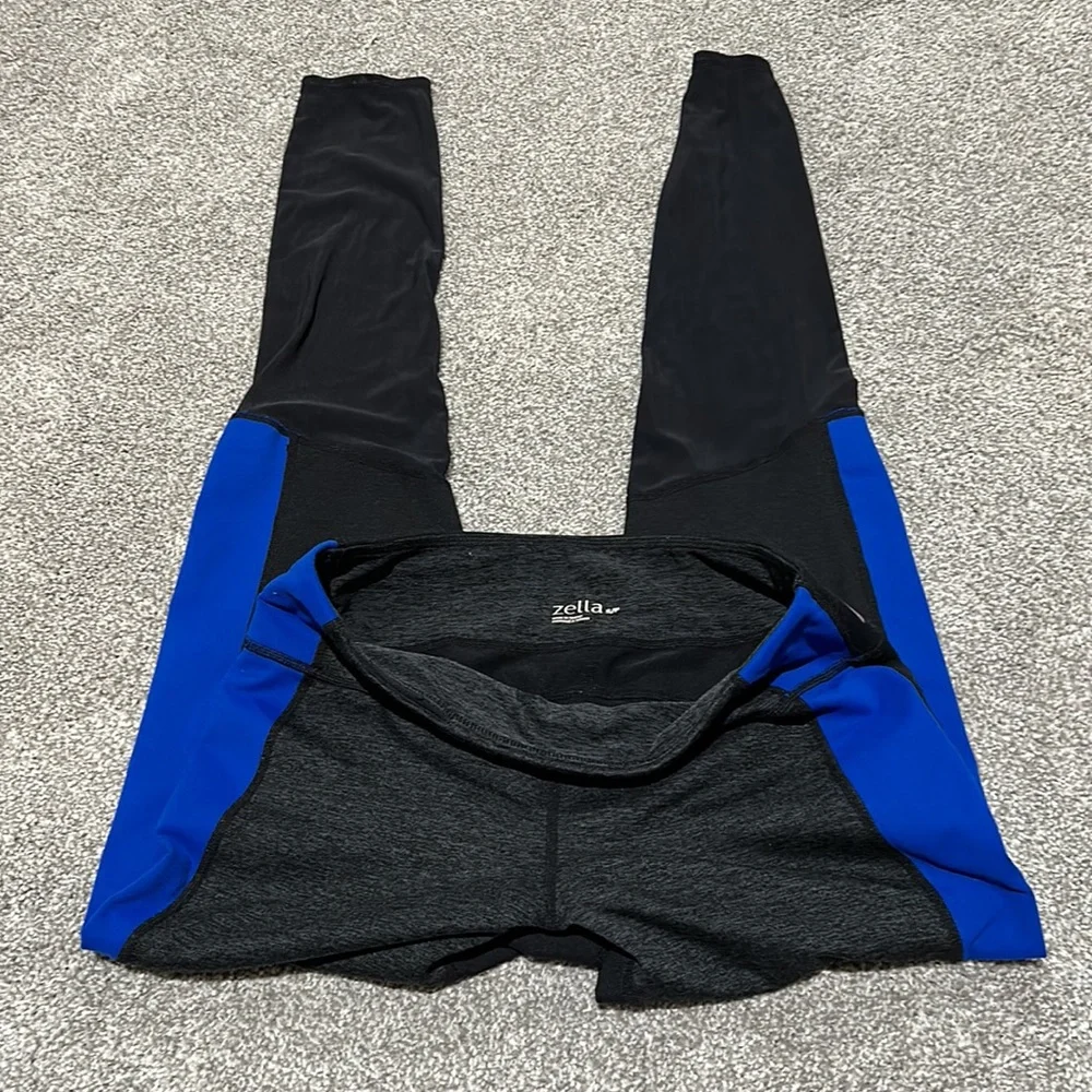 Zella black and blue live in‎ leggings with black mesh size small